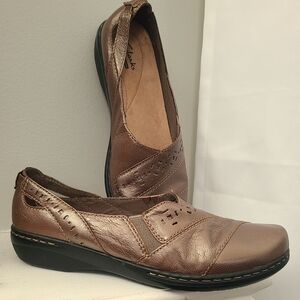 Clarks Collection Bronze Leather Slip-on Loafers Womens Size 8w